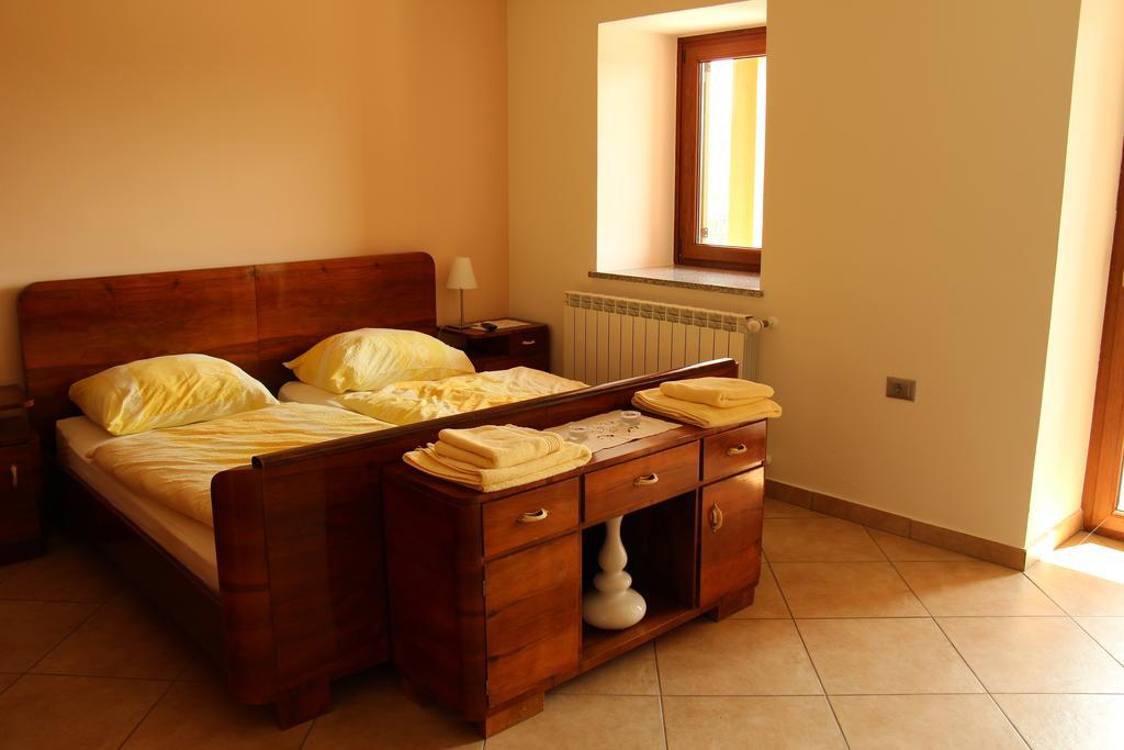 Zoi Apartments Dobrovo Room photo